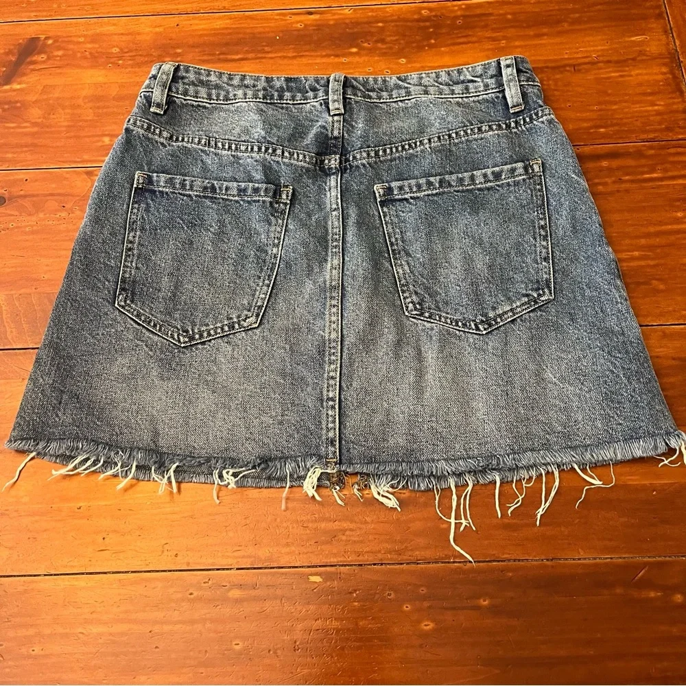 We The Free Size 28 Frayed Edge Zipper Front Denim Jean Skirt